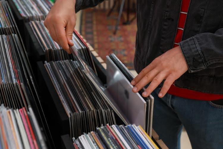 Beyond the Stream: Your Ultimate Guide to Unearthing Vintage Vinyl Gems for EDM Collectors!