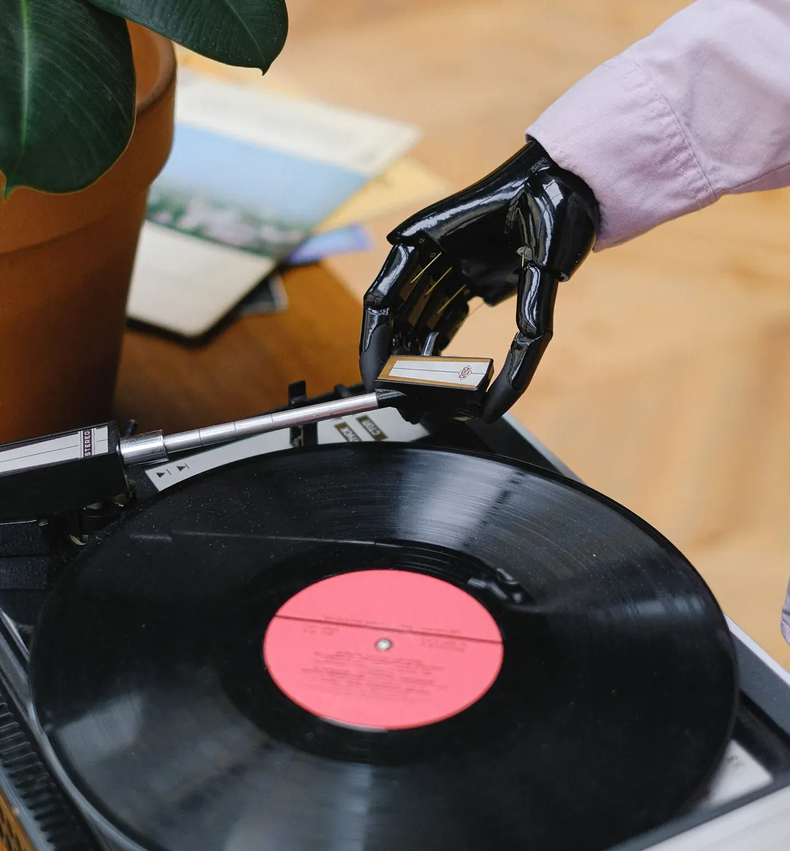 Billboard to Label AI-Generated Tracks Across Its Charts