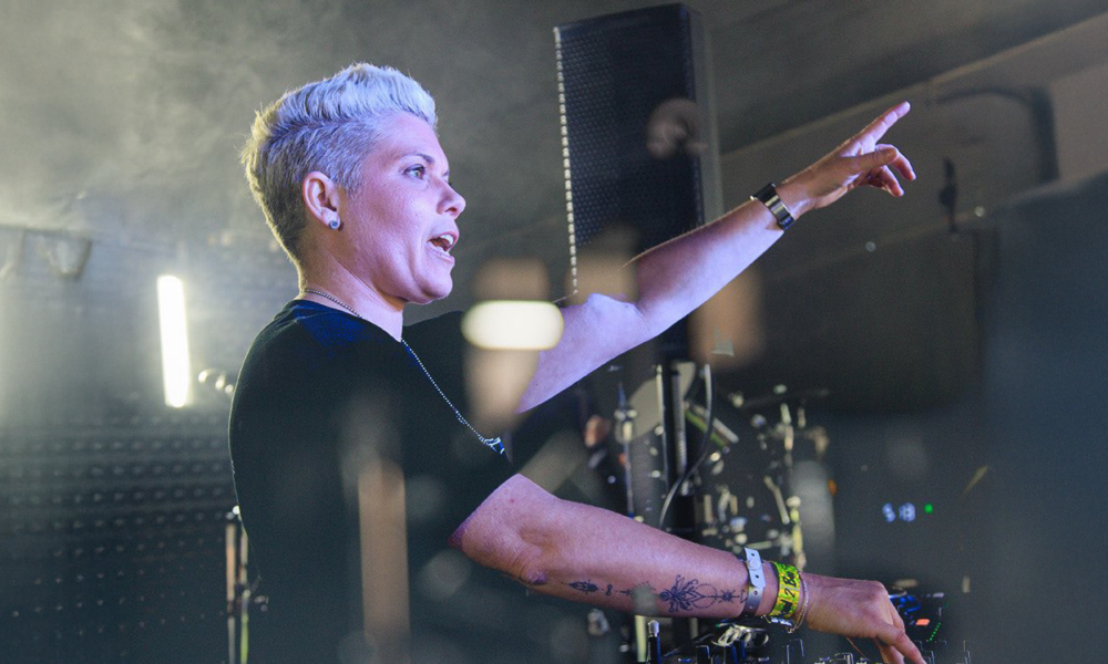 DJ Du Jour Electrifies the Scene: Diving Deep into Soulful House, Tech Energy, and Her Vision for 2026!