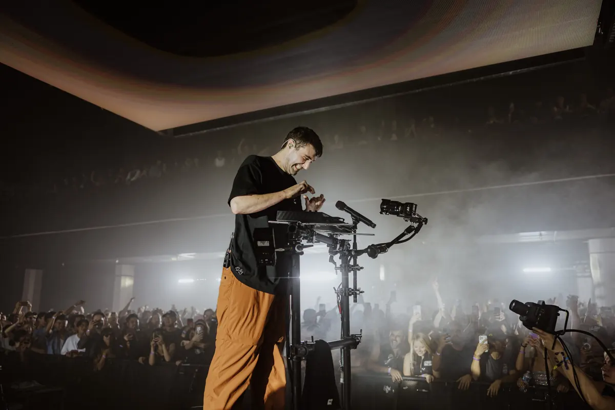 Fred again.. Condemns Generative AI Music in Personal Notes