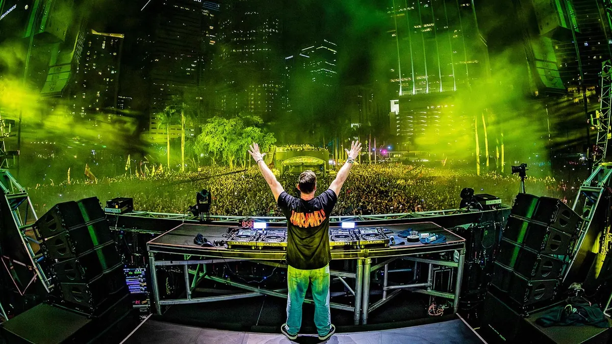 Hardwell Unleashes Explosive Ultra Miami Opener 'Believe' Featuring Braev!
