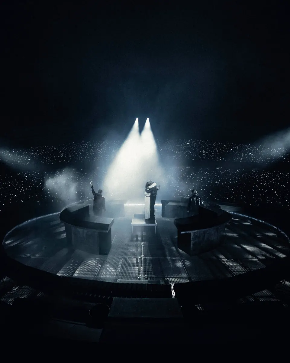 Ingrosso's Daughter Opens 'Don't You Worry Child' at SHM Homecoming