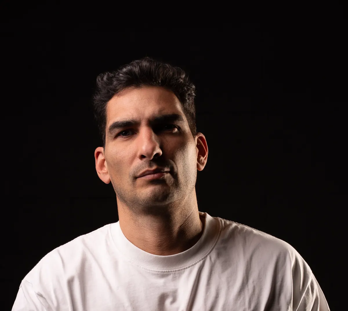 Leandro Da Silva Releases 'Oye Manita' with Haxhia