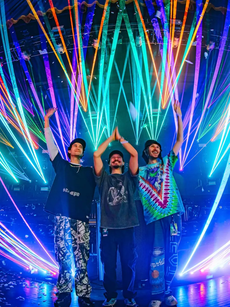 Levity Plan Laser-Record Attempt at Two-Night Snow Day 3 in Chicago