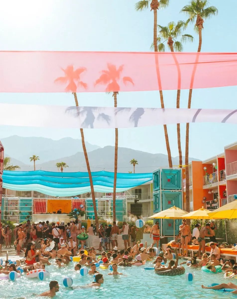 Nine Injured After Bottles Thrown Into Crowd at Splash House