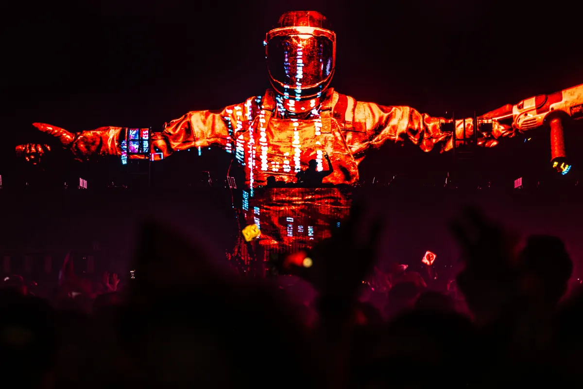 Prydaholics Rejoice! Eric Prydz Unveils 'Lycka Recordings' and Teases More Swedish House Mafia Magic!