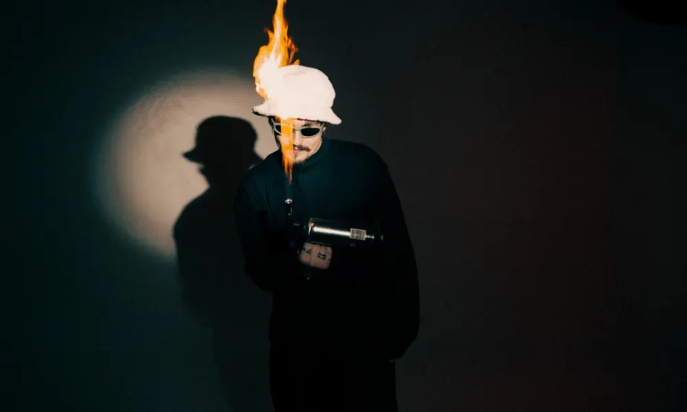 REYUS Releases 20-Track Debut Album 'I'm Listening'