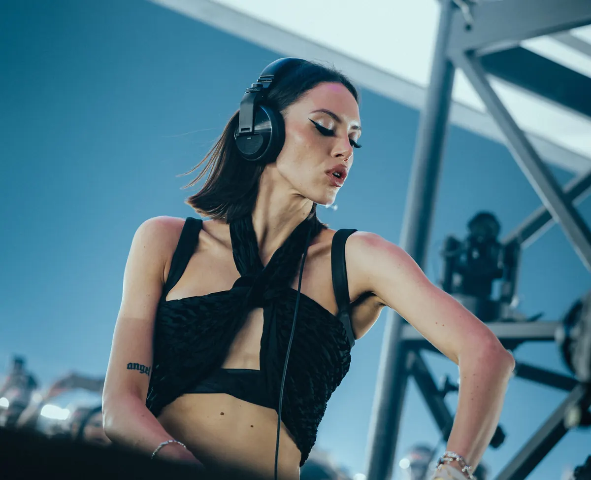 Sara Landry Releases 'Divine Intervention' on HEKATE