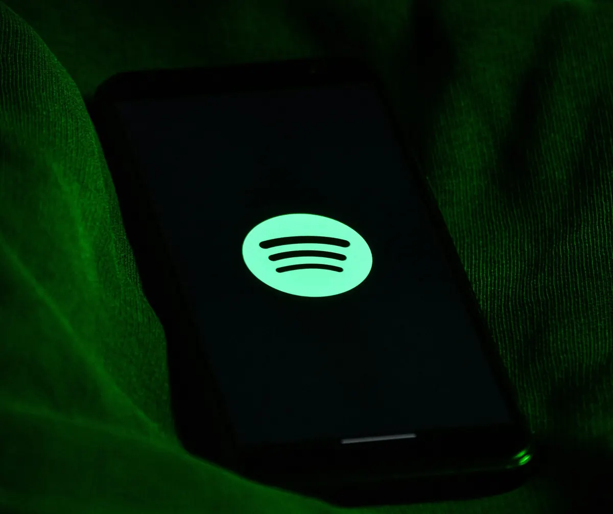 Spotify Co-CEOs Frame AI as Cost-Cutting Tool in Earnings Call