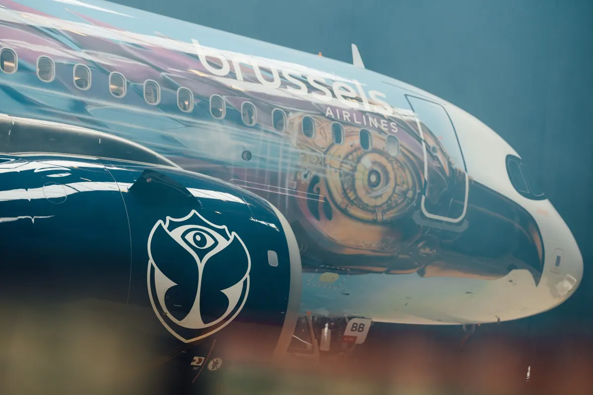 Tomorrowland-Branded Brussels Airlines Plane Returns After Lightning Strike