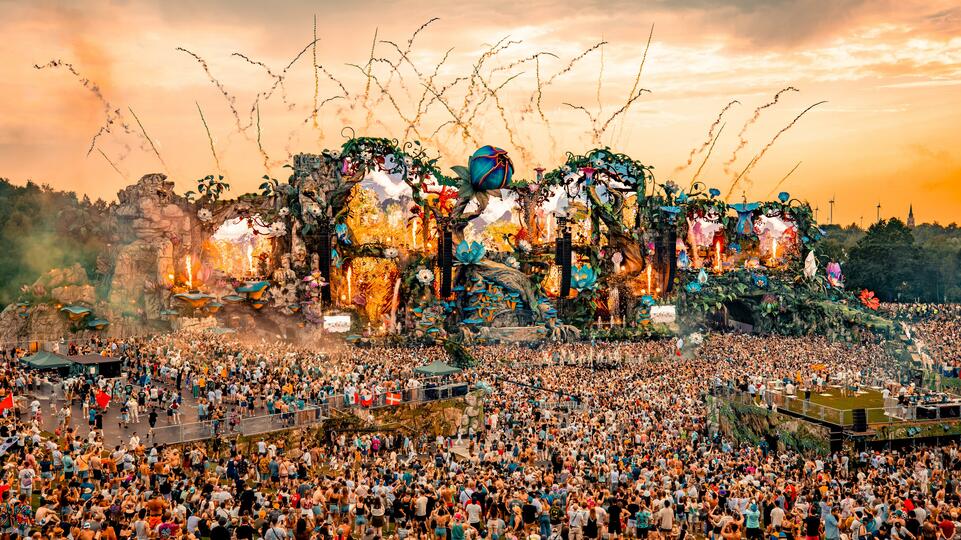 Tomorrowland Releases Documentary on 52-Day Festival Build